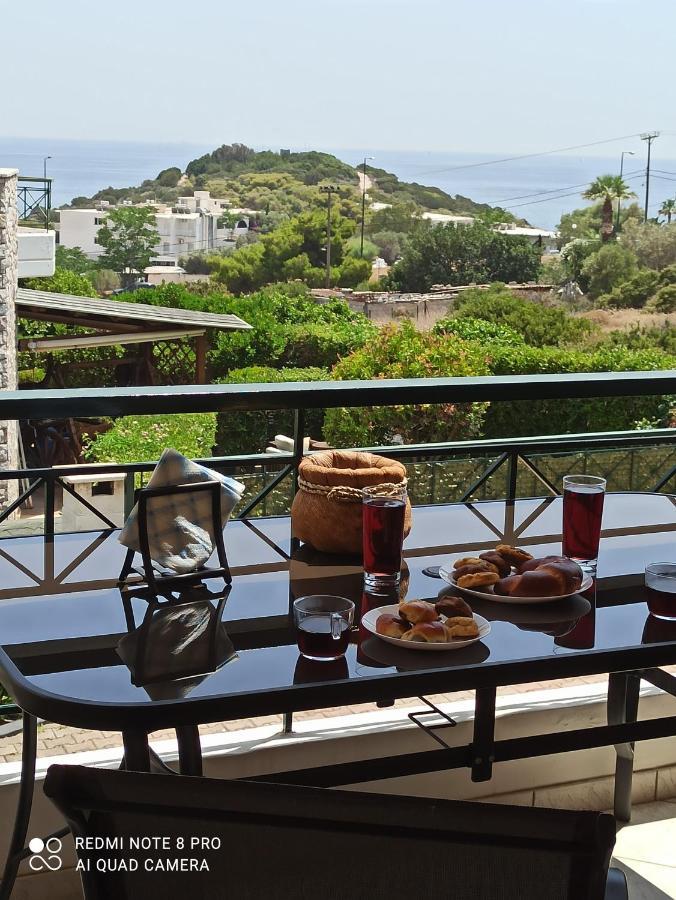 Melrose Maisonette By The Sea 阿纳维索斯 外观 照片