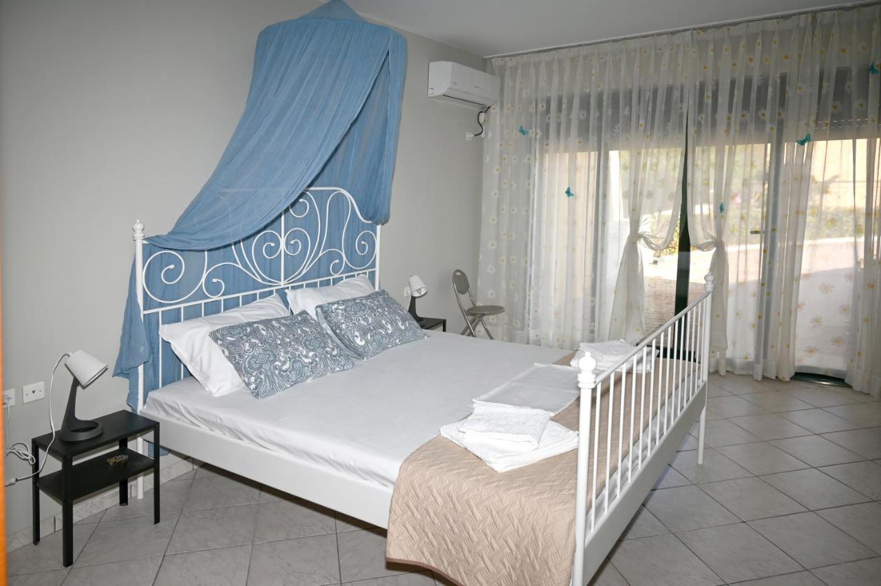 Melrose Maisonette By The Sea 阿纳维索斯 外观 照片